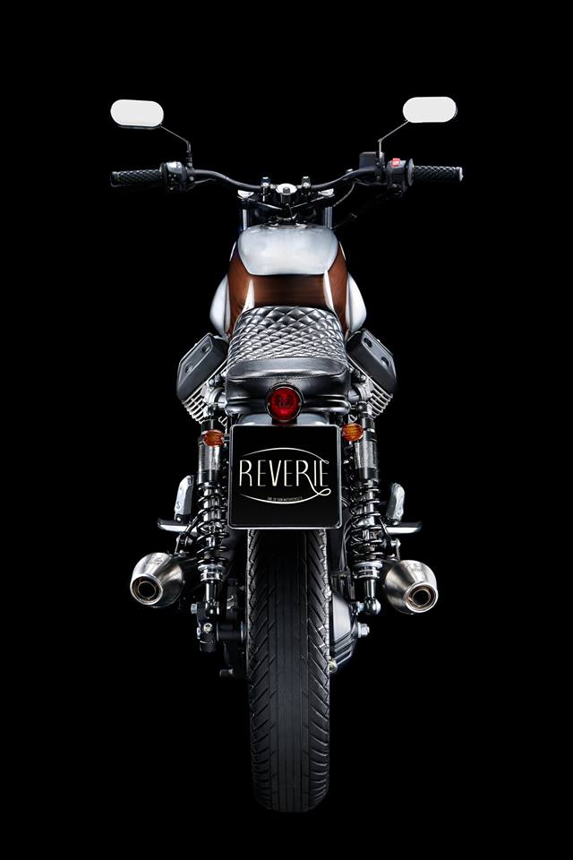 Moto Guzzi V7 Custom 3