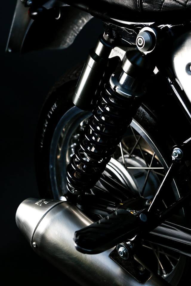 Moto Guzzi V7 Custom 8