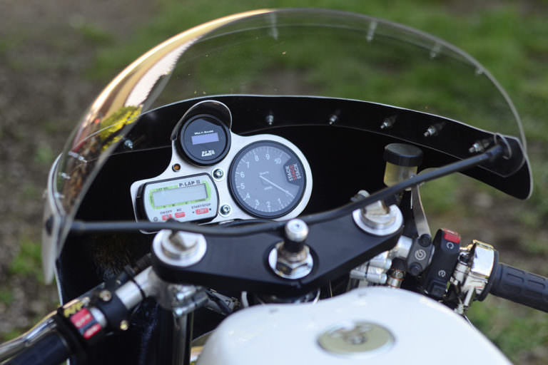 Moto Guzzi V7 Sport (12)