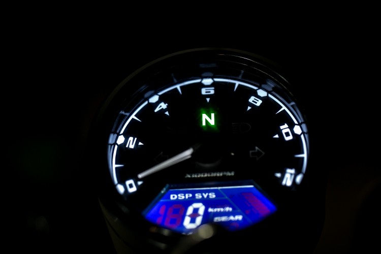 Suzuki EN125 Scrambler (9)