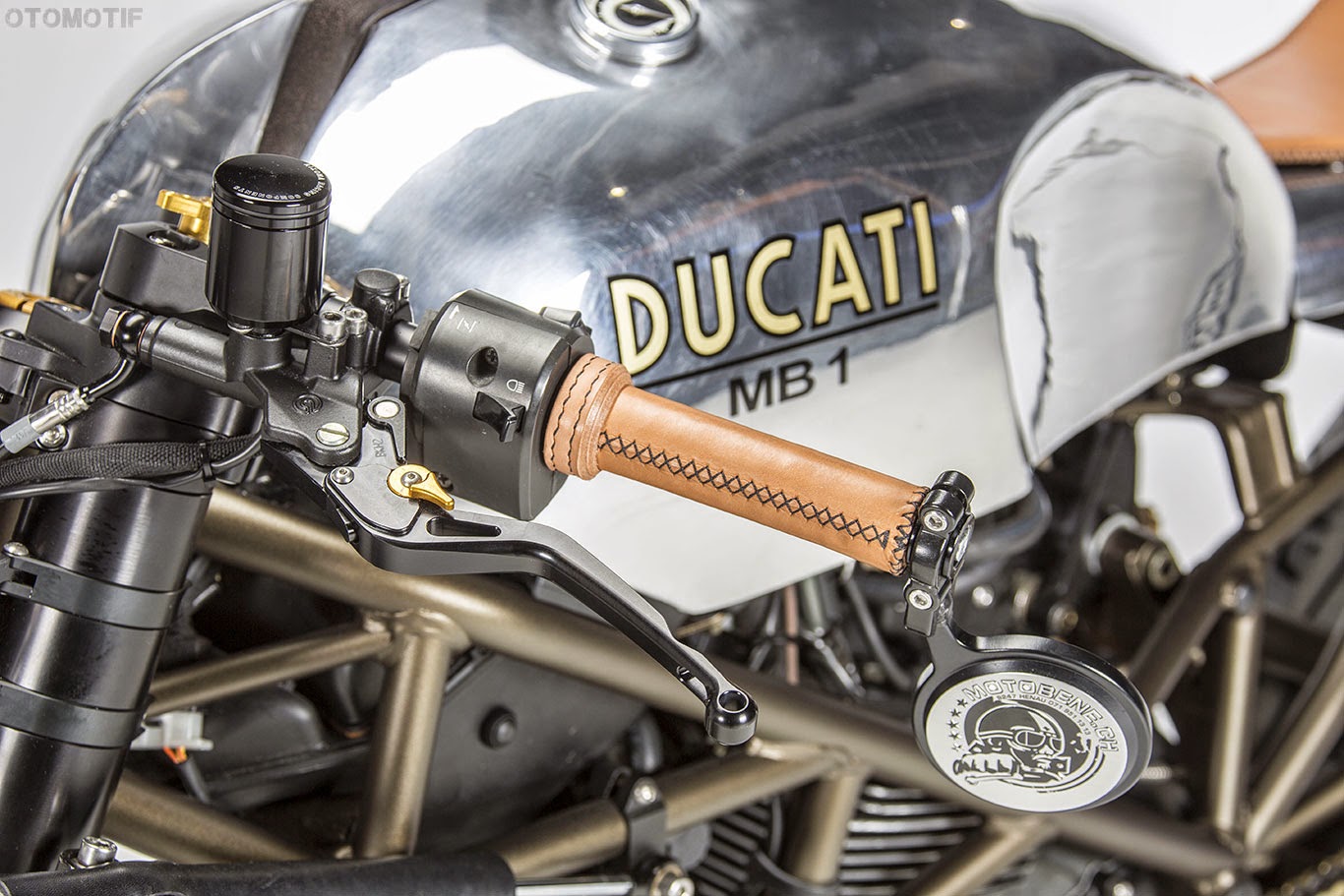Ducati Monster Cafe Racer 