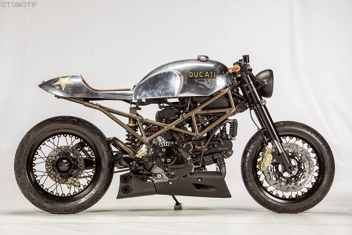 Ducati Monster 1000 by Motobene BikeBrewers