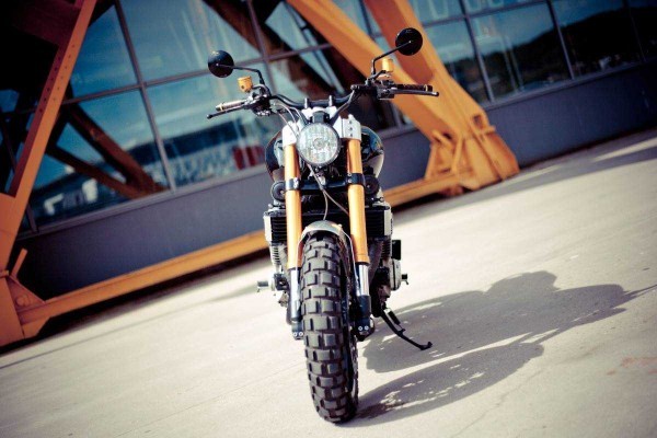 Yamaha XJR1300 Scrambler 11