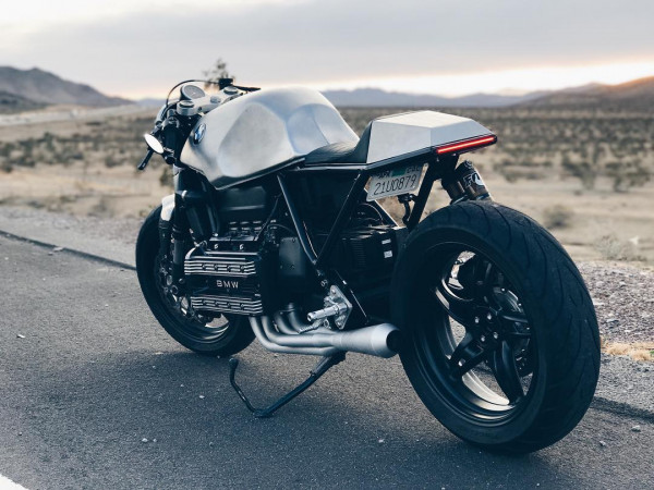 BMW Cafe Racer k100 на нем