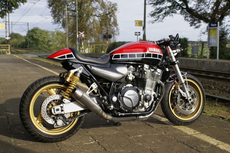 Yamaha XRJ1300 Cafe Racer (2)