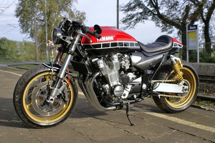 Yamaha XRJ1300 Cafe Racer (5)