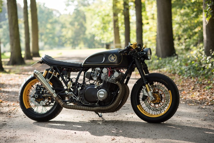 Suzuki GS750 Cafe Racer John Player Special (8)