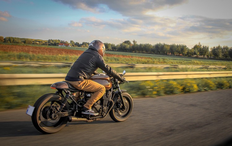 Honda CB750 Cafe Racer (16)