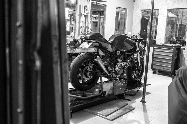 Ducati Monster Cafe Racer (4)