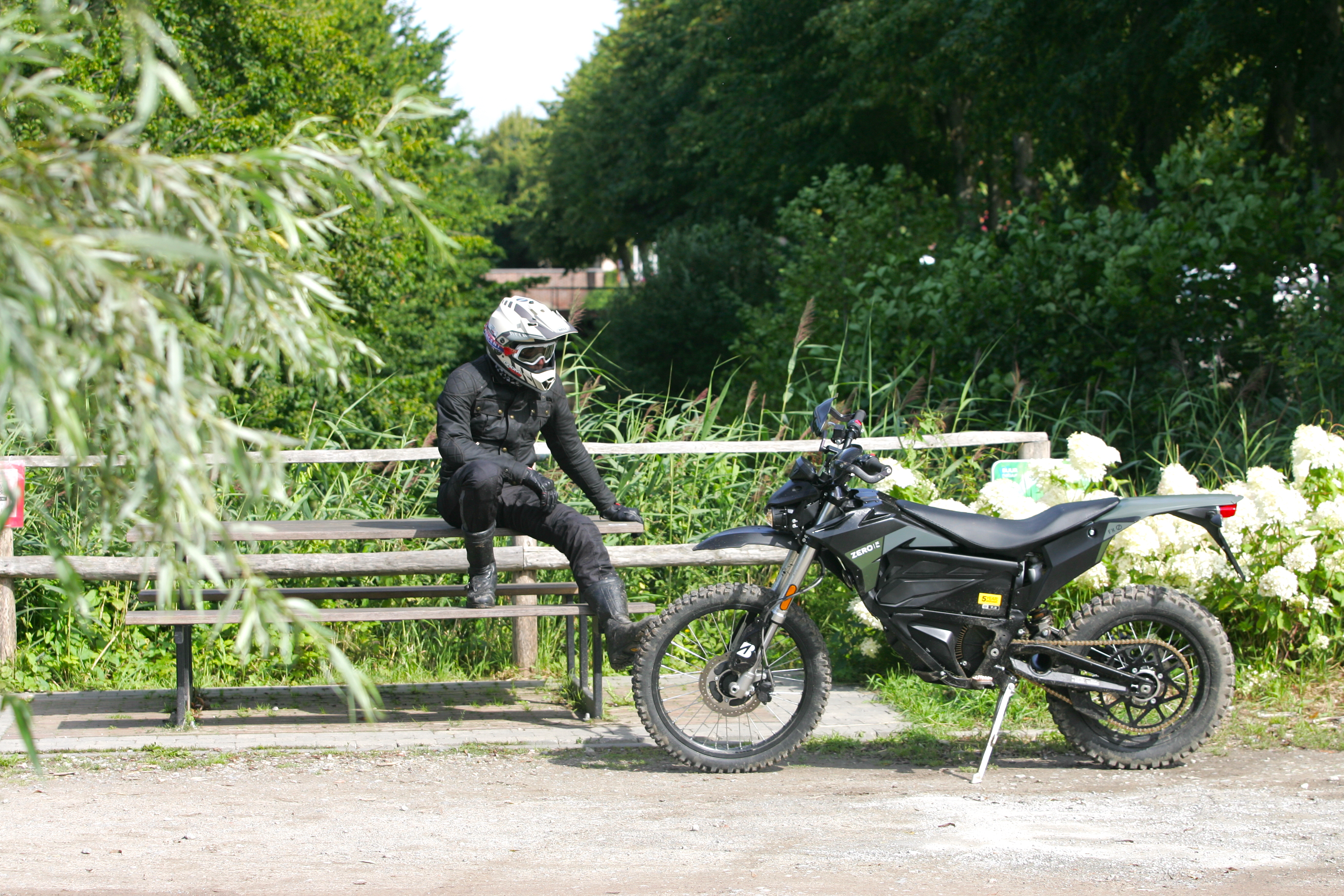 Zero FXperience riding electric off road BikeBrewers