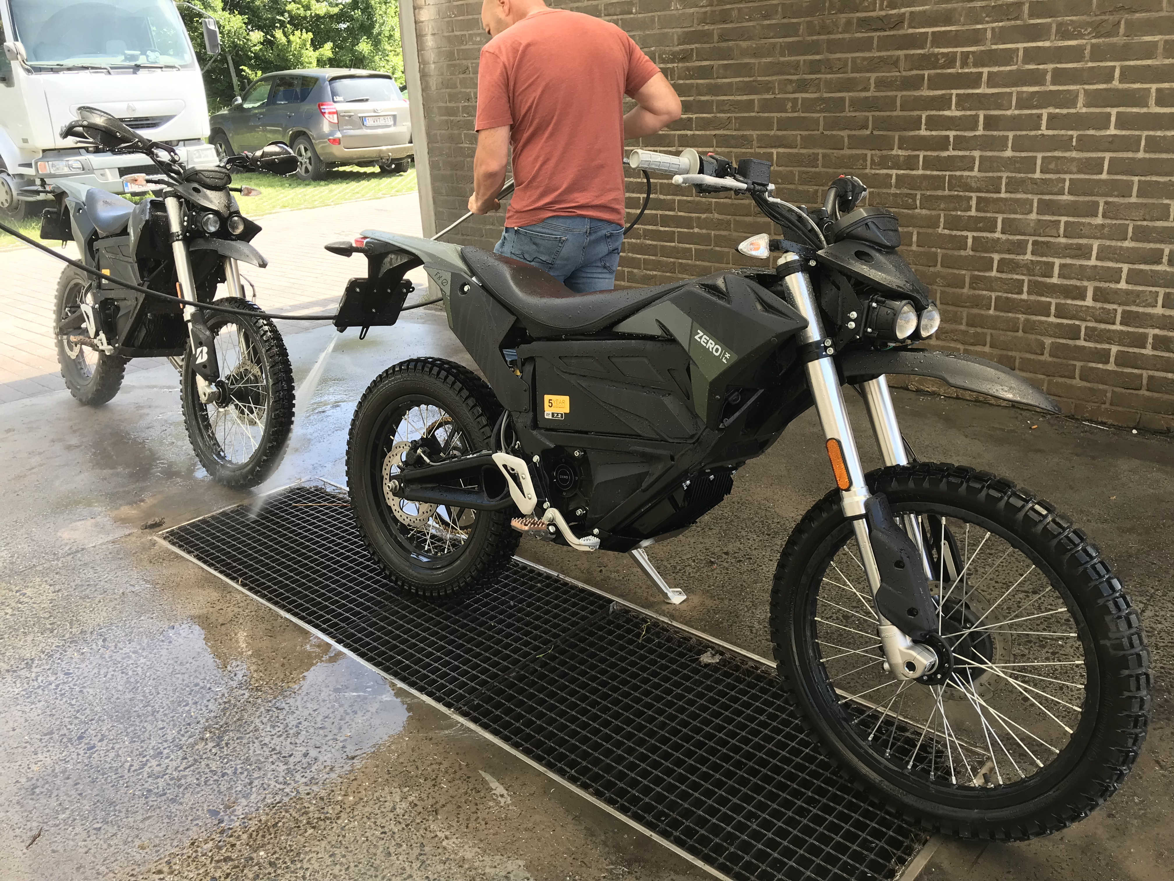 Zero FXperience riding electric off road BikeBrewers