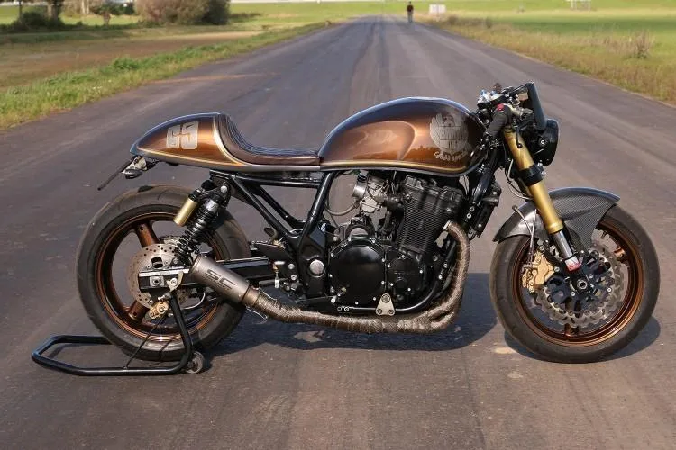1 Suzuki GSX1200 Café Racer