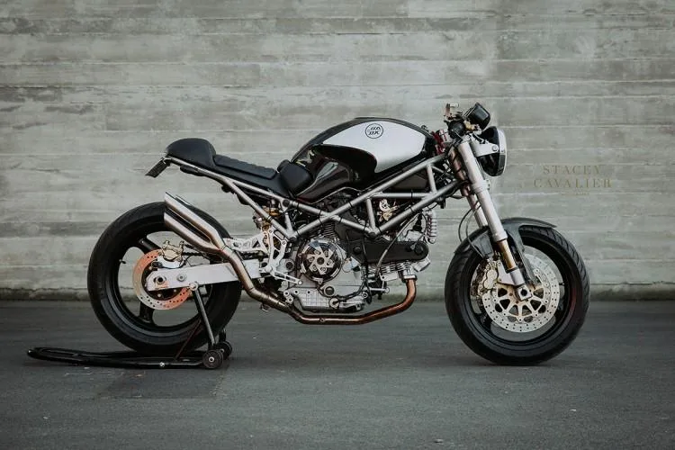 Ducati Monster 1000 Кафе Рейсер (4)