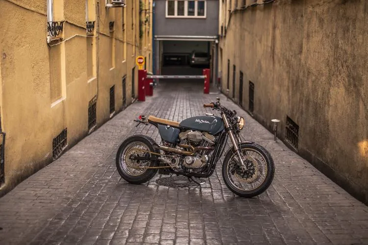 HD Sportster Brat par XTR (3)