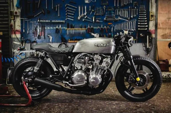 Seme difettoso Honda CB750 5