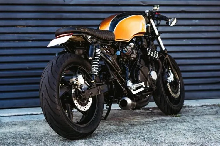 Honda CB750 Brat Café 3