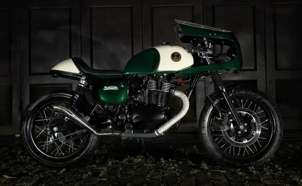 Kawasaki Estrella Café Racer 8