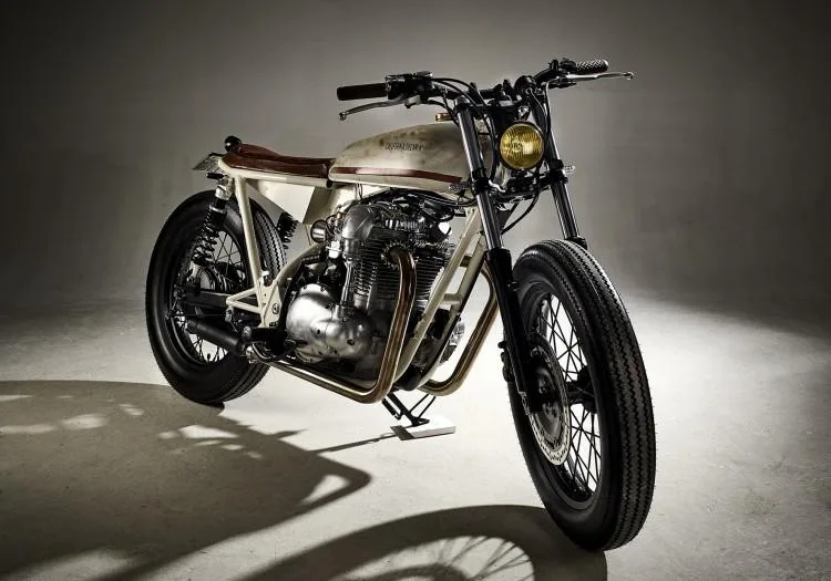 Kawasaki W650 Style Brat (6)