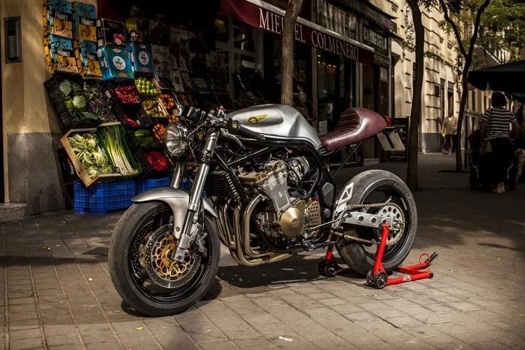 Suzuki Bandit Café Racer 1