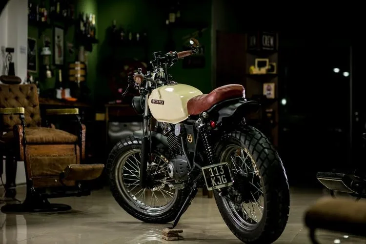 Brouilleur Suzuki EN125 (2)