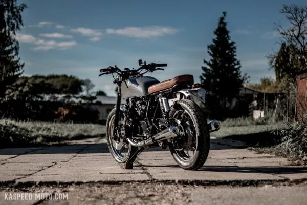 suzuki-gs550-крейсер-4